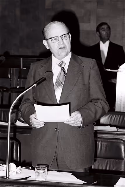 Foto 16: The delegue Jacques EBERHARD during a session in September 1978.