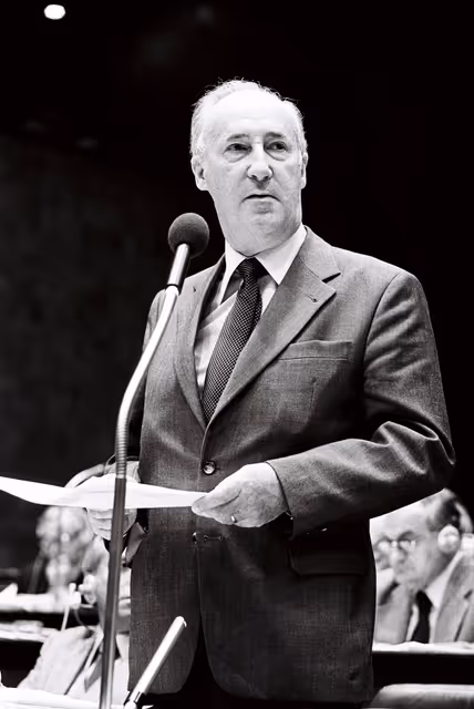 Foto 38: MÜLLER-HERMANN Ernst during the plenary Session in september 1978