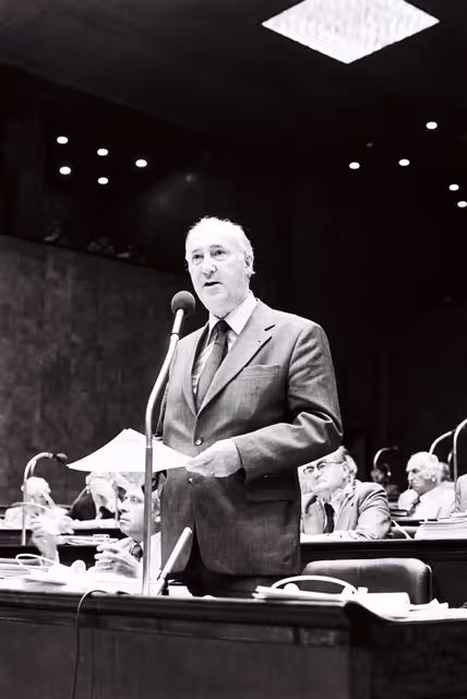 Foto 37: MÜLLER-HERMANN Ernst during the plenary Session in september 1978