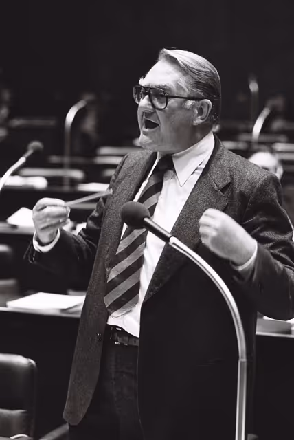 Foto 4: The delegue Heinrich AIGNER during a session in October 1978.