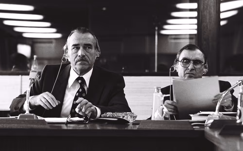 Hans Edgar JAHN (L), Lord Nicholas BETHELL and Lord John ARDWICK (both not in the picture) hold a press conferences in Luxembourg, October 1978