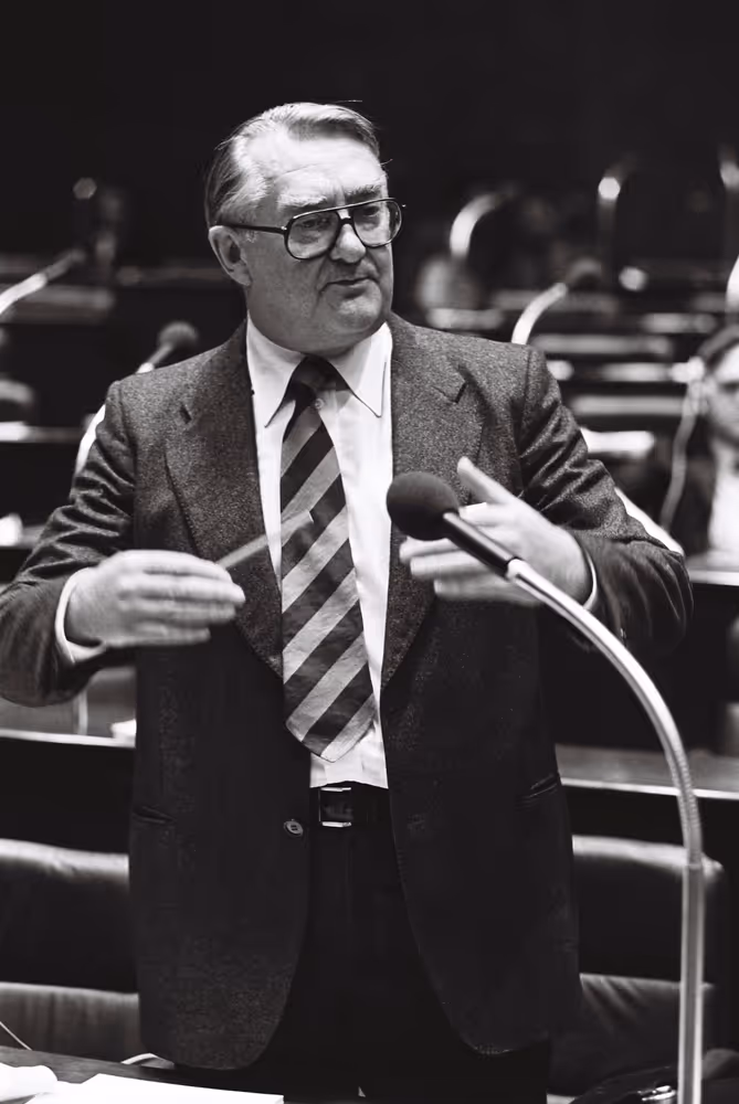 The delegue Heinrich AIGNER during a session in October 1978.