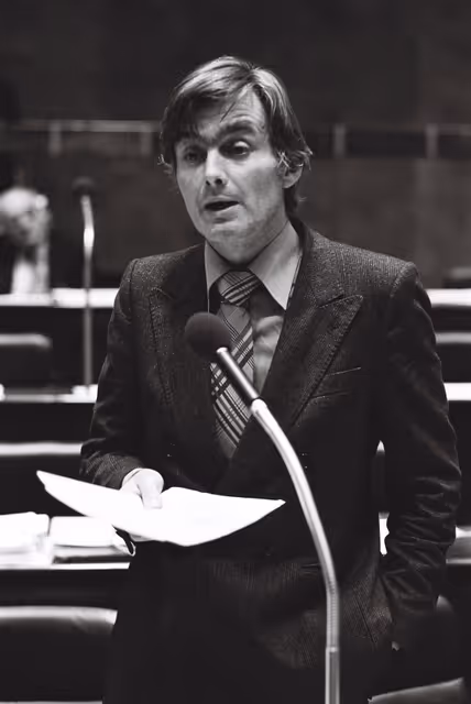 Fotografija 1: Pieter DANKERT MEP during a session in October 1978.