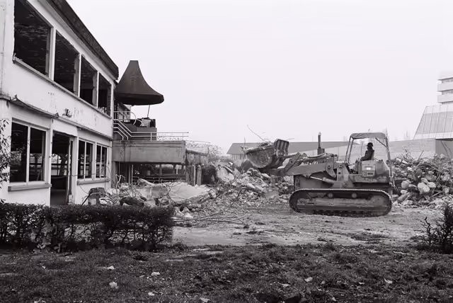 Zdjęcie 5: Demolition of the former EP building in Strasbourg, November 1978..