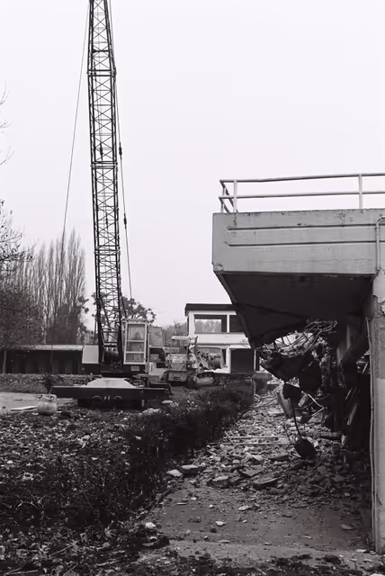 Zdjęcie 2: Demolition of the former EP building in Strasbourg, November 1978..