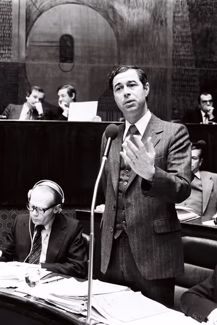 Foto 14: France Secretary of State Pierre BERNARD-REYMOND during a session in Luxembourg in February 1979.