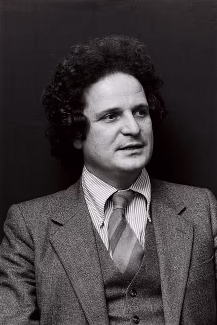 Foto 23: Jean-Pierre COT, Member of the European Parliament, during a session in Luxembourg in February 1979.