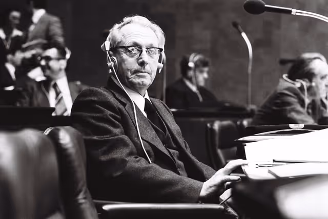 Foto 34: Plenary session in Luxembourg in February 1979.