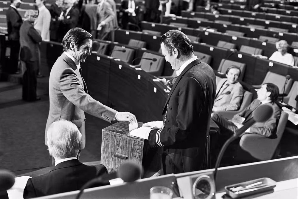 MEP insert their vote in the ballot box on 17 July in Strasbourg. This election would reveal Simone VEIL as the new directly elected President of the European Parliament.