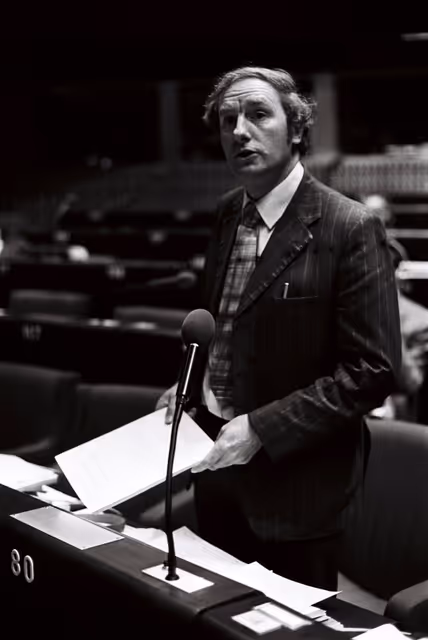 Suriet 17: The MEP Gordon J. ADAM during a session in Sepember 1979.