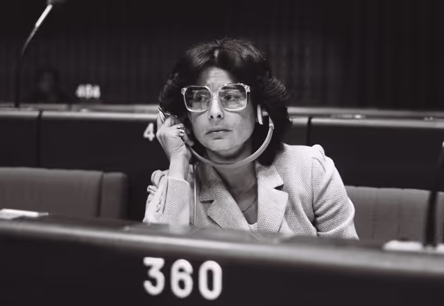 Fotografia 18: The MEP Nicole CHOURAQUI during a session in Strasbourg in September 1979.