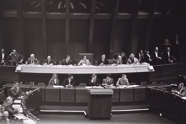 Suriet 5: Plenary session in Strasbourg on September 1979.