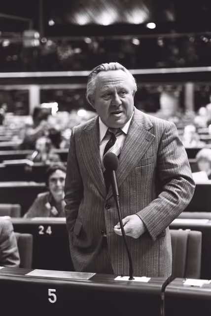 Fotografia 12: The MEP Ludwig FELLERMAIER during a session in Strasbourg in September 1979.