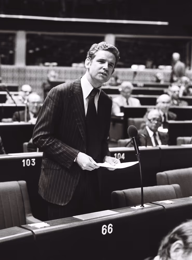 The MEP Neil R. BALFOUR during a session in September 1979.