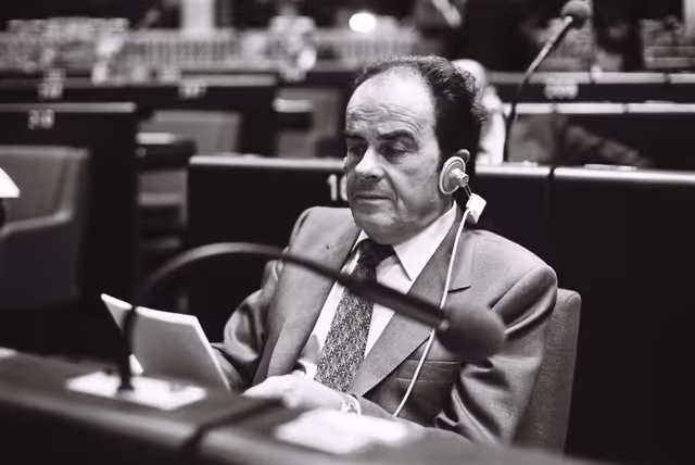 Fotografie 8: The MEP Georges MARCHAIS during a session in Strasbourg in September 1979.