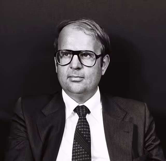 Fotagrafa 6: Portrait of the MEP Bernhard SALZER in  September 1979.
