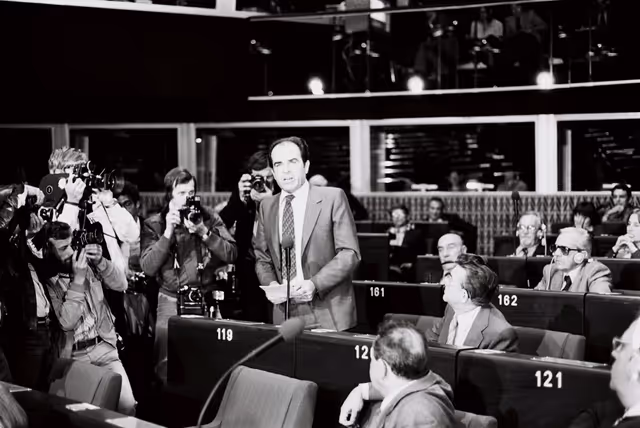 Fotografie 1: The MEP Georges MARCHAIS during a session in Strasbourg in September 1979 - photographers
