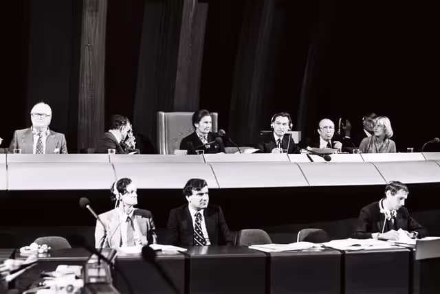 Fotografija 35: The European Parliament President Simone VEIL during a session in Strasbourg in September 1979.
