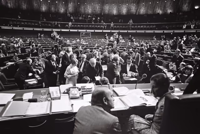 Fotografija 25: Plenary session in Strasbourg in September 1979.