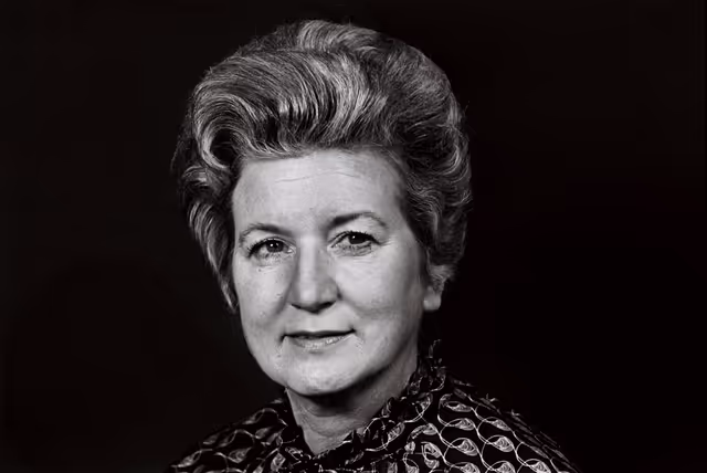 Photo 1: Portrait of the MEP Beate Ann BROOKES.
