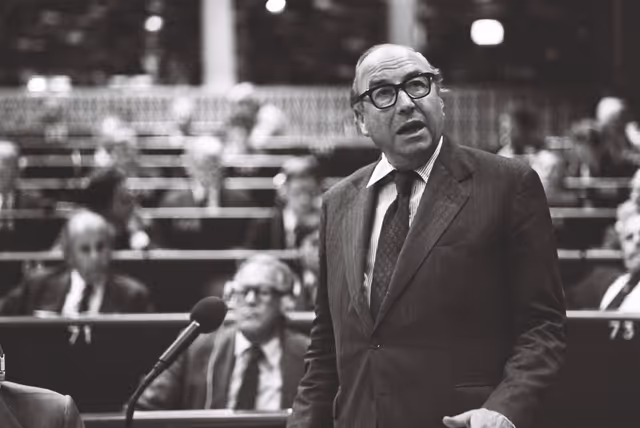 Fotografija 2: EC President during a session in September 1979.