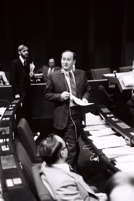 Fotografija 30: The European Commissioner Christopher TUGENDHAT during a session in Strasbourg in September 1979.