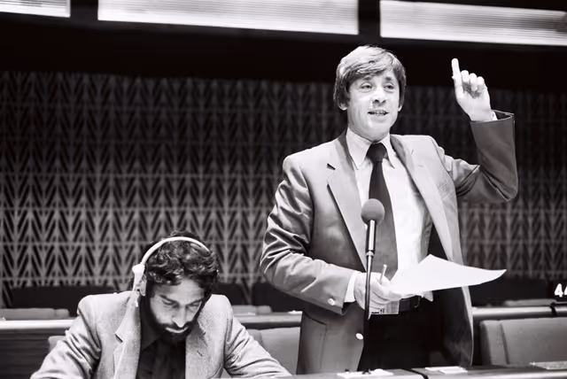Fotografija 45: The MEP Barry H. SEAL during a session in Strasbourg in September 1979.