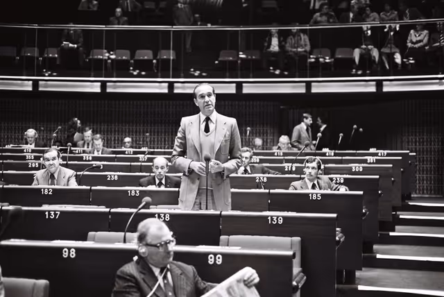 Fotó 21: The MEP  Alfredo DIANA during a session in Strasbourg in October 1979.
