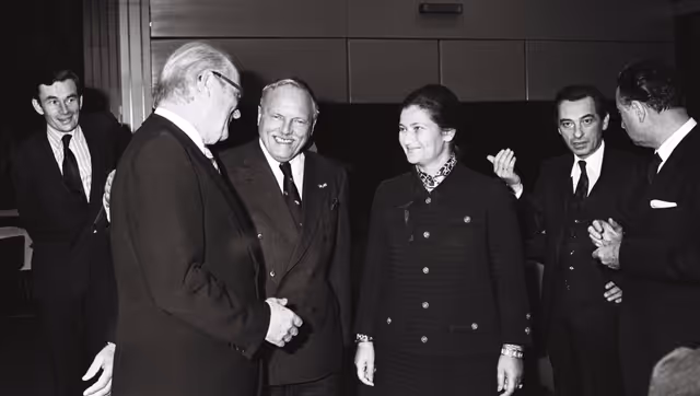 Photo 7: Meeting in Strasbourg in October 1979.