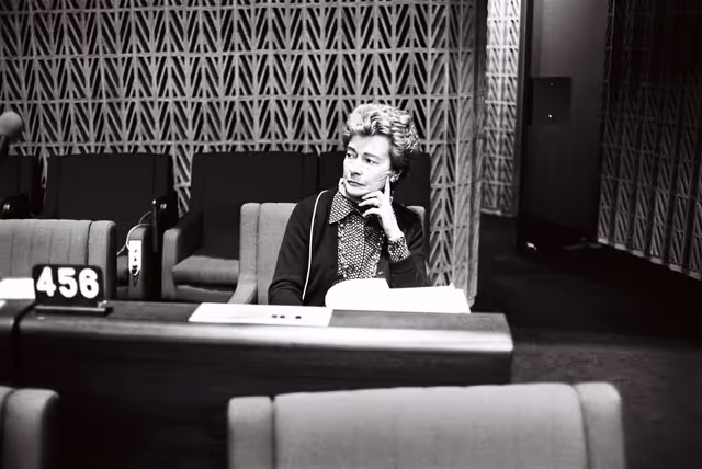 Fotografie 2: The MEP Antoinette SPAAK during a session in the hemicycle of Strasbourg in November 1979.