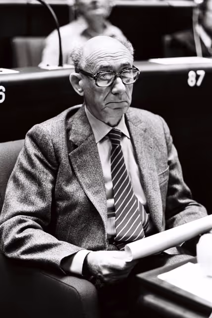 Zdjęcie 12: Gerard JAQUET during a plenary session in Strasbourg in October 1979.