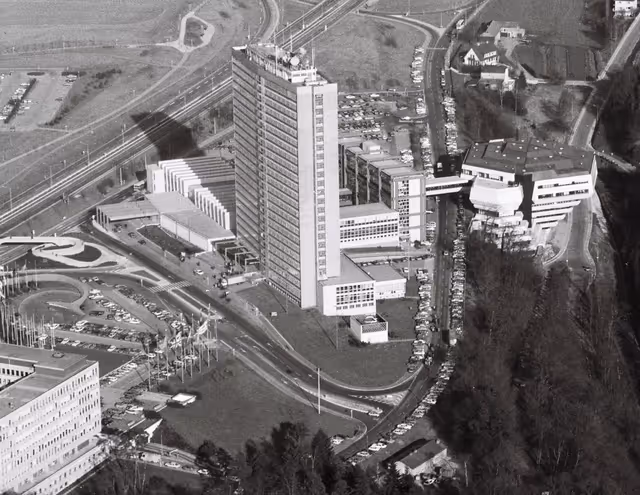 Photo 4: European Parliament's building in Luxembourg