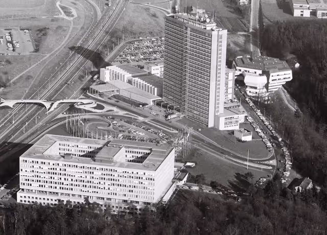 Photo 5: European Parliament's building in Luxembourg