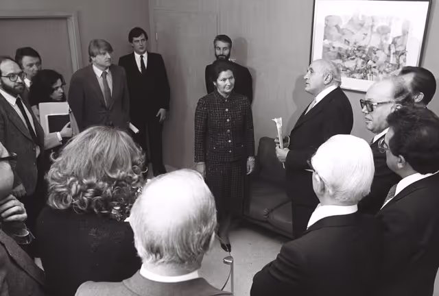 Photo 14: Simone VEIL - EP President meets with Alterio SPINELLI