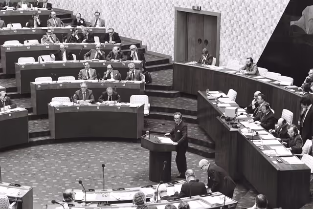 Photo 48: Plenary Session in Luxembourg