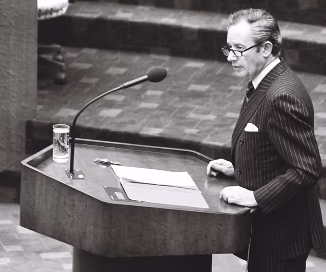 Photo 41: Plenary Session in Luxembourg