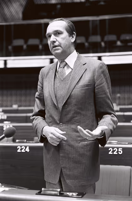 Fotografia 14: The MEP Alfredo DIANA during a session in Strasbourg in May 1981.
