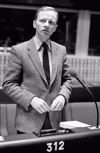 Fotografia 47: The MEP Jorgen Brondlund NIELSEN during a session in Strasbourg in May 1981.