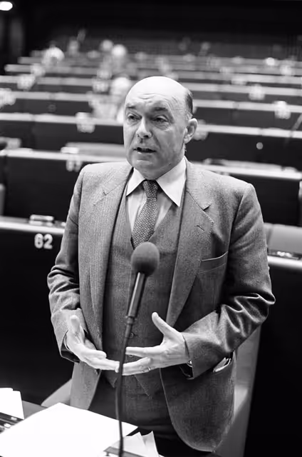 Fotografia 26: The MEP Fernand H.J. HERMAN during a session in Strasbourg in May 1981.