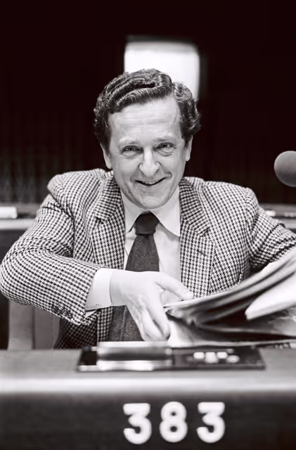 Fotografia 20: The MEP Carlo RIPA DI MEANA during a session in Strasbourg in May 1981.