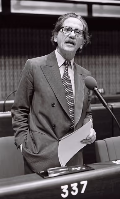 Nuotrauka 2: The delegue Anastassios PEPONIS during a session in Strasbourg in June 1981.