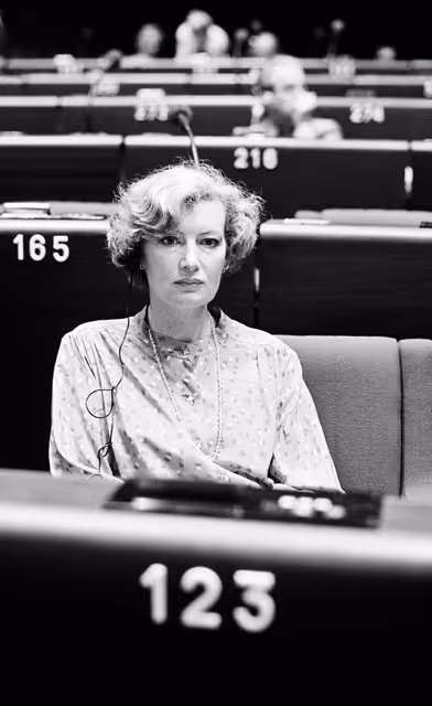 Nuotrauka 38: The MEP Gisele CHARZAT during a session in Strasbourg on June 1981.