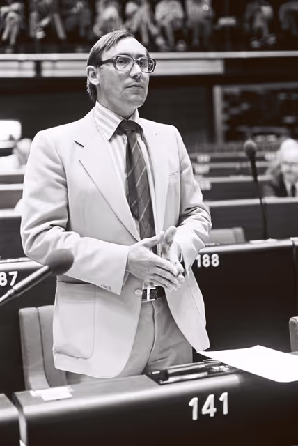 Nuotrauka 16: The MEP David M. CURRY during a session in Strasbourg in June 1981.