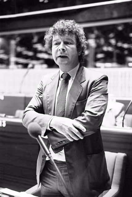 Nuotrauka 25: The MEP Ulrich IRMER during a session in Strasbourg in June 1981.