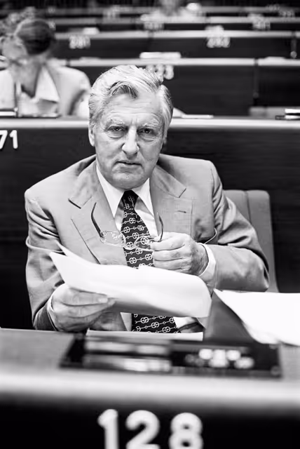 Nuotrauka 26: The MEP Erik Bernhard BLUMENFELD during a session in June 1981.