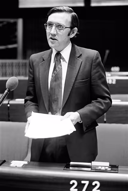 Nuotrauka 11: The MEP Brian KEY during a session in Strasbourg on June 1981.