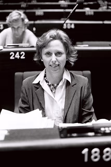 Nuotrauka 40: The MEP Gloria D. HOOPER during a session in Strasbourg in June 1981.