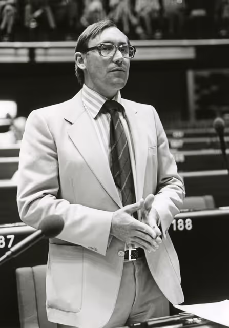 Fotagrafa 20: MEP David CURRY speaks in plenary session