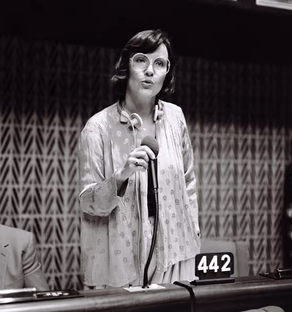 Fotografija 23: The MEP Heidemarie WIECZOREK-ZEUL during a session in Strasbourg in July 1981.