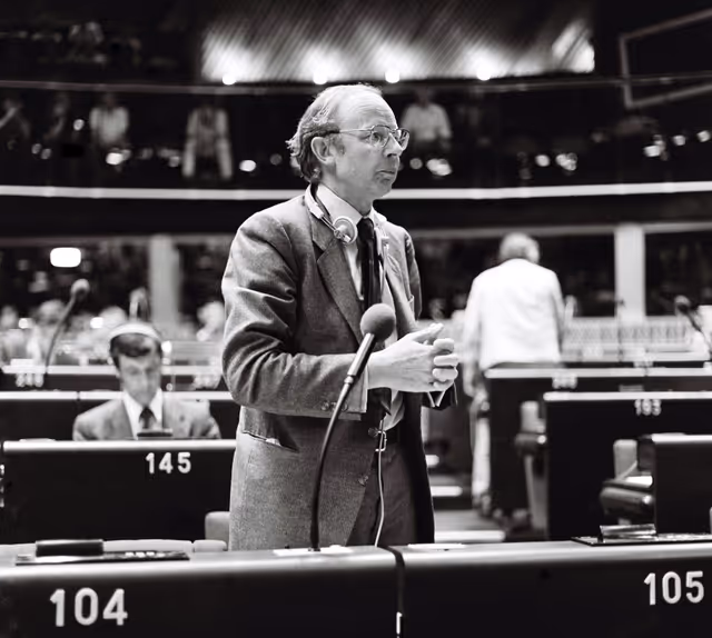Fotografija 48: The MEP Sir Fred CATHERWOOD during a session in Strasbourg on July 1981.